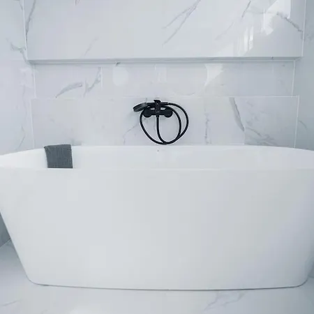 公寓 New Luxury 3br In Old Town, Free Parking