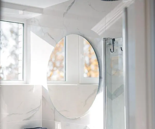 New Luxury 3br In Old Town, Free Parking