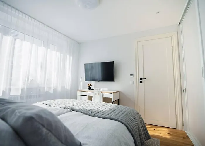 New Luxury 3br In Old Town, Free Parking Haapsalu