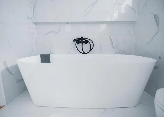 Apartment New Luxury 3br In Old Town, Free Parking