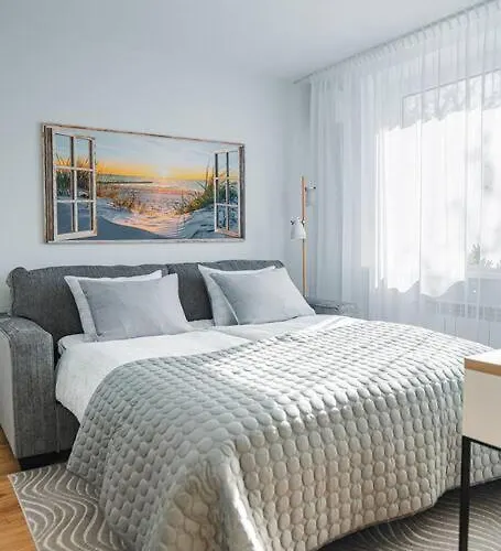 New Luxury 3br In Old Town, Free Parking